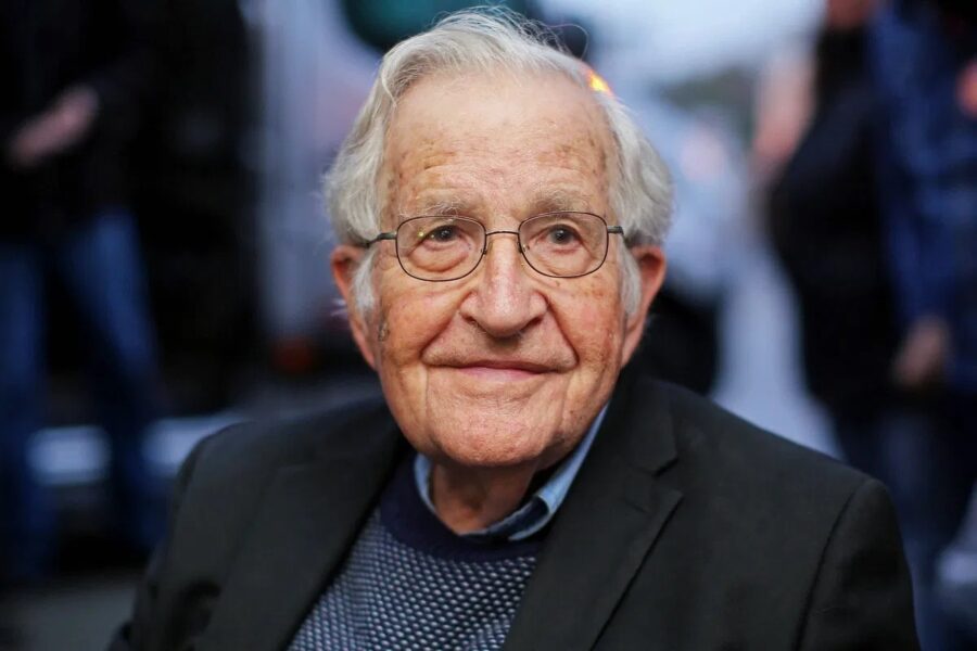 Chomsky: " Trump is the worst criminal in human history. " 